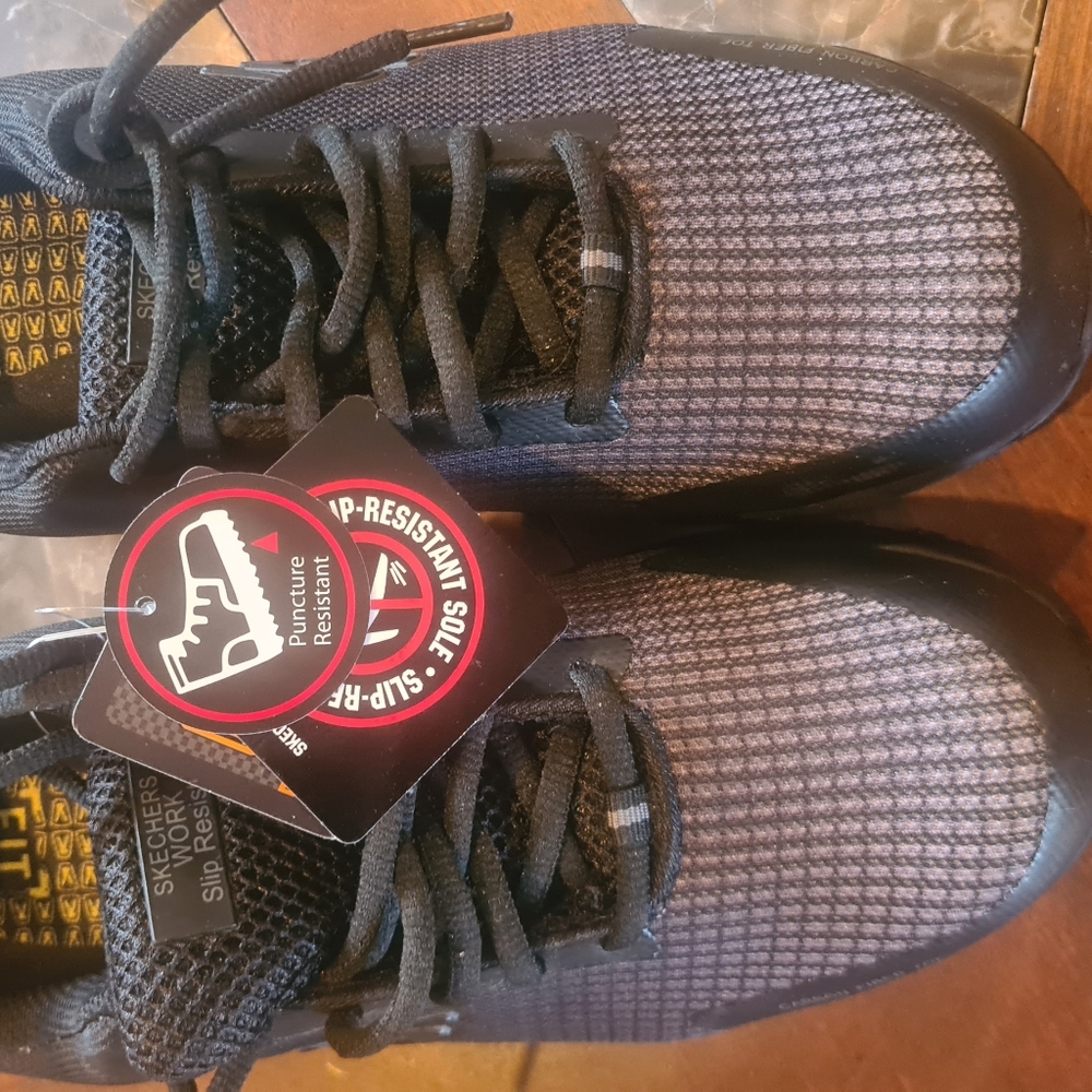 Shoes - Picture 2 of 4